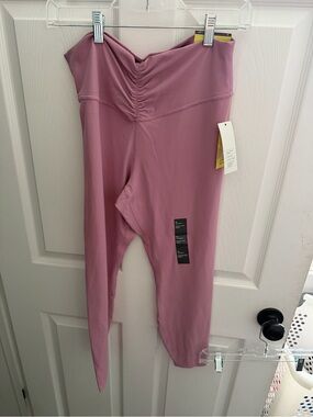 all in motion Ruched V-Waist High-Rise Leggings in Dusty Rose